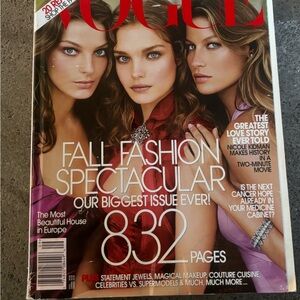 Vogue US September 2004 Magazine – Vintage 2000s